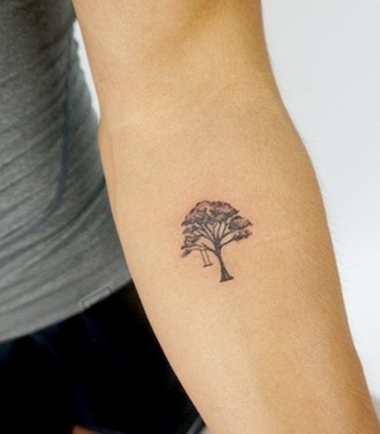 神奇的树纹身图案,男女合影