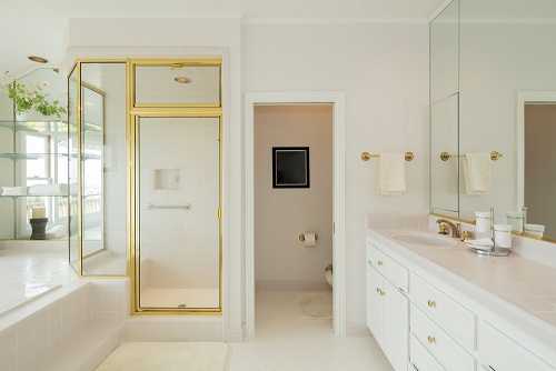 奢华的金色浴室——永不过时